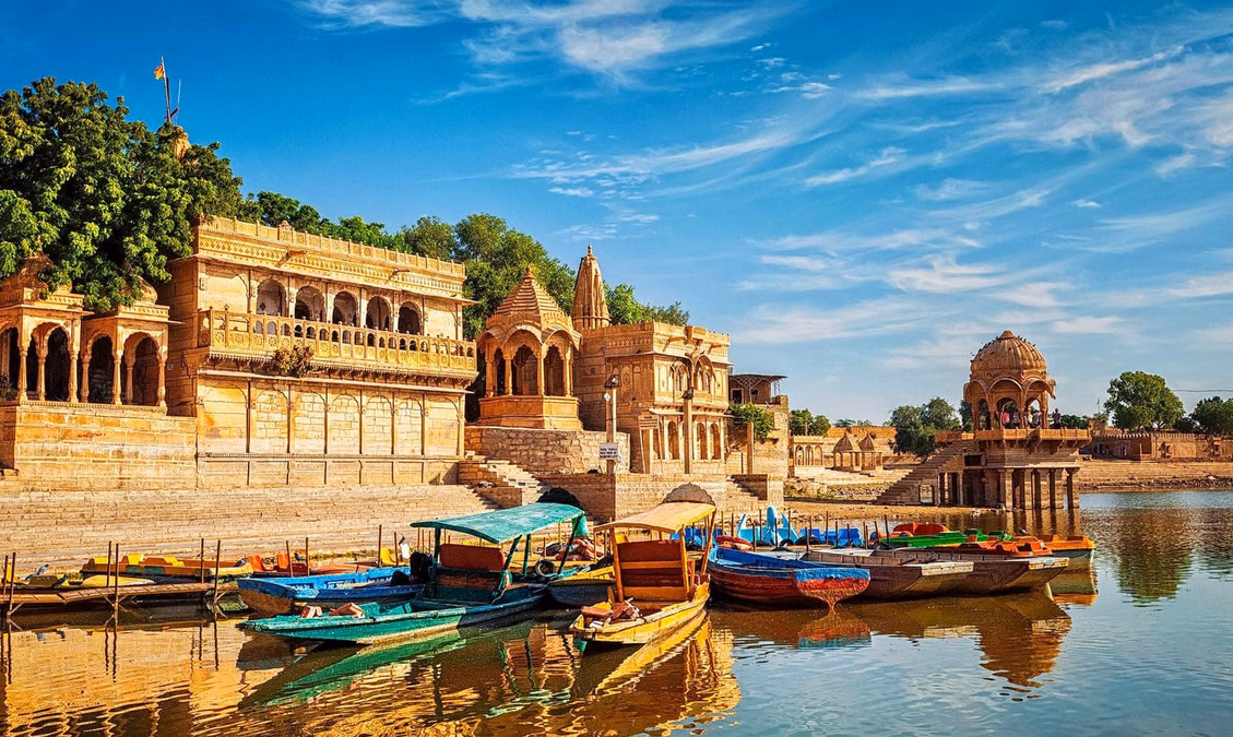 Gadisar Lake